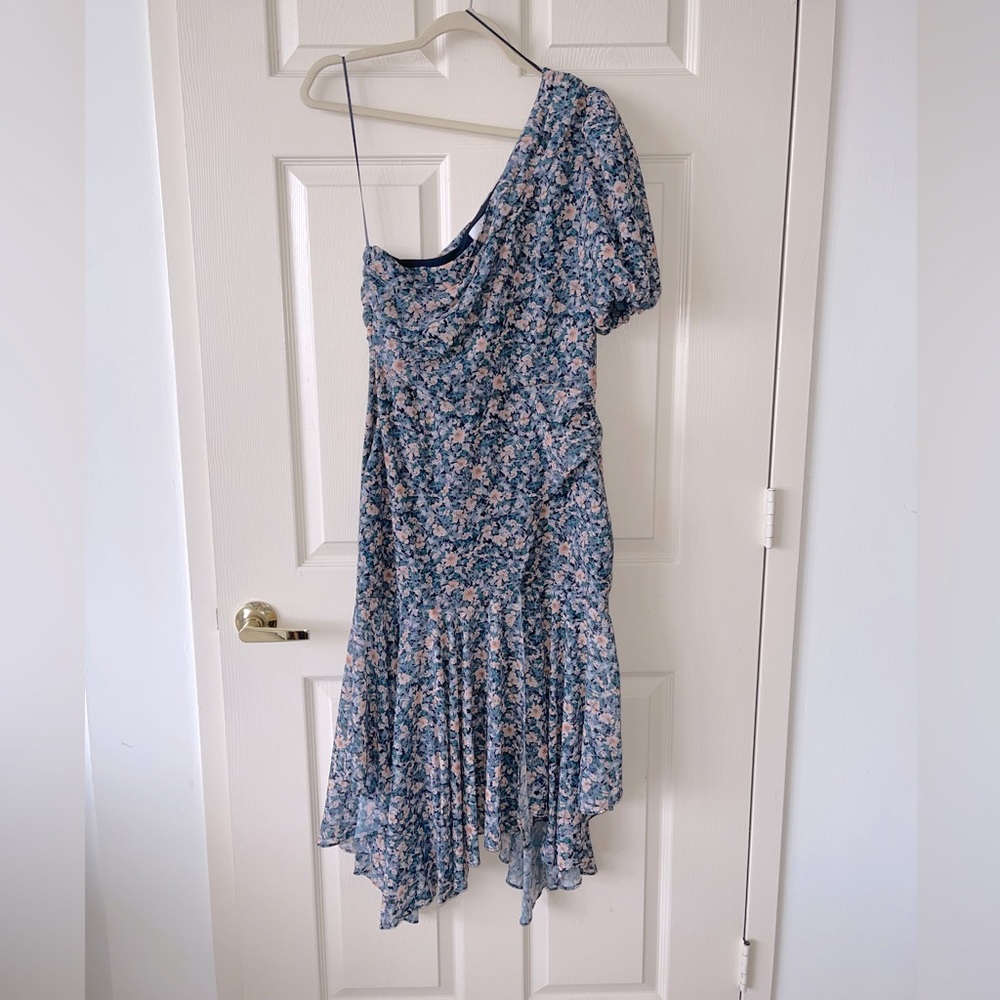 ASTR The Label Flowy One Shoulder Midi Dress